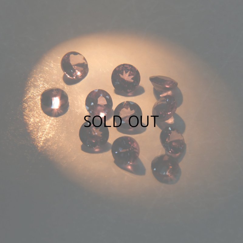 画像2: カラーチェンジガーネット ラウンドカット 2.75mm (2)