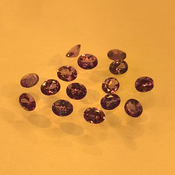 カラーチェンジガーネット オーバルカット 4x5mm - アサオ工芸オンライ