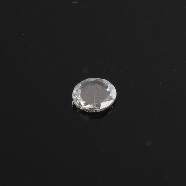 変型ローズカット サファイヤ 重さ0.99ct 大きさ約8.1x5.1x2.3mm