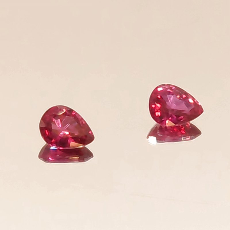 画像1: ルビー ペアシェイプカット 3.7x4.7mm (1)