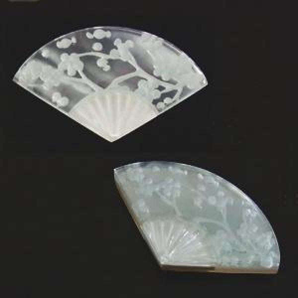 白蝶貝(トリプレット) カービング(扇) 14x24mm - アサオ工芸