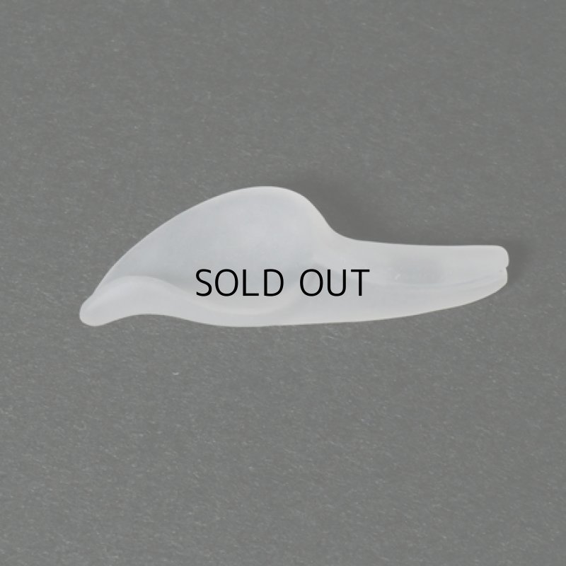 画像3: 白水晶(フロスト) カービング(花)片穴 12x30mm (3)