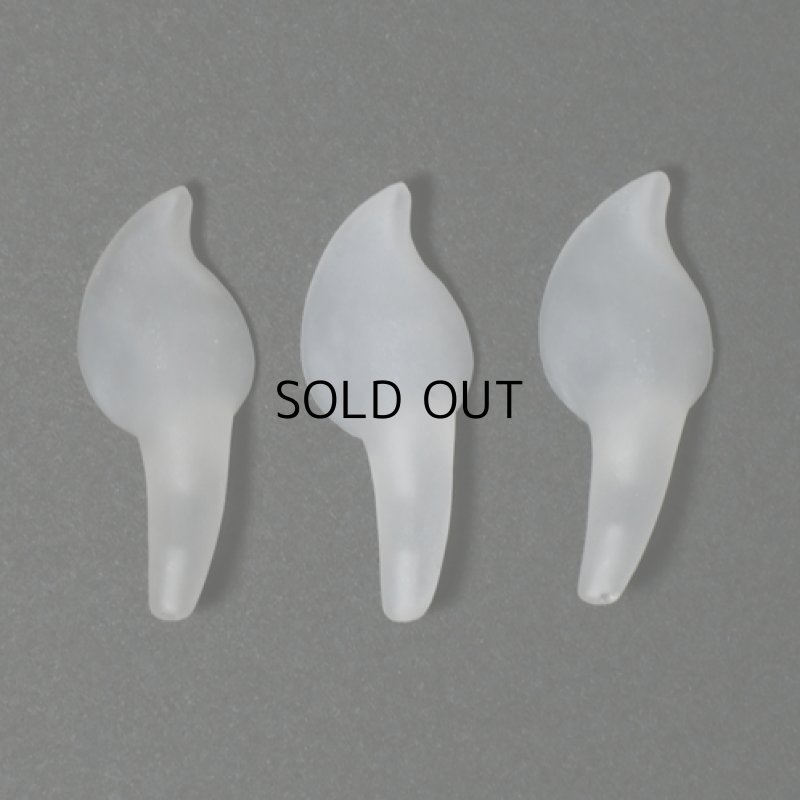 画像4: 白水晶(フロスト) カービング(花)片穴 12x30mm (4)