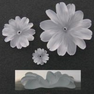 白水晶(フロスト) カービング(花3連) 33x63mm - アサオ工芸オンライ